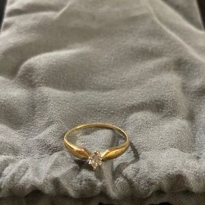 Gold ring with diamond